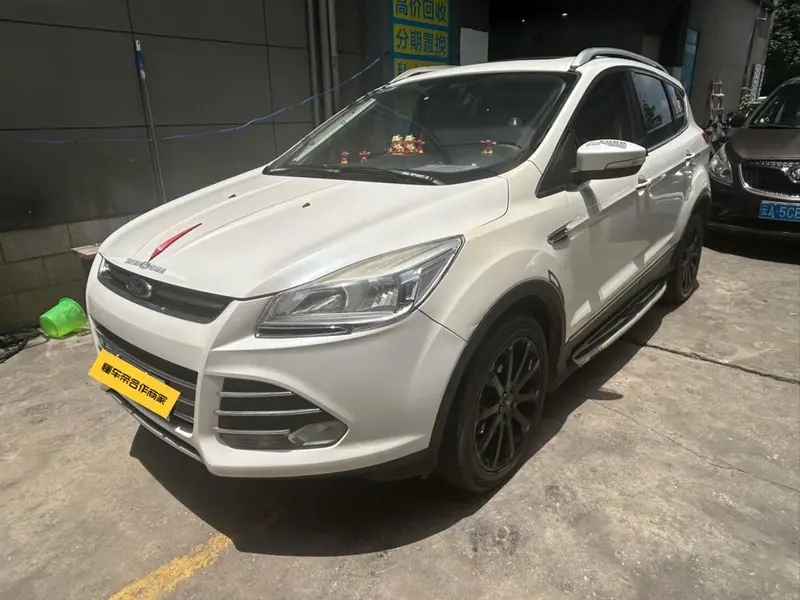 Ford Kuga, 2013