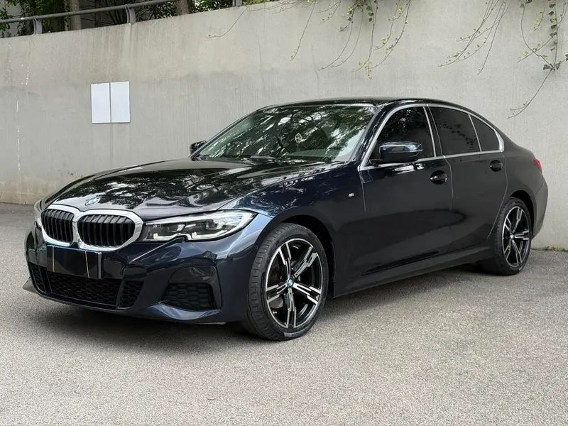BMW 3-Series, 2022