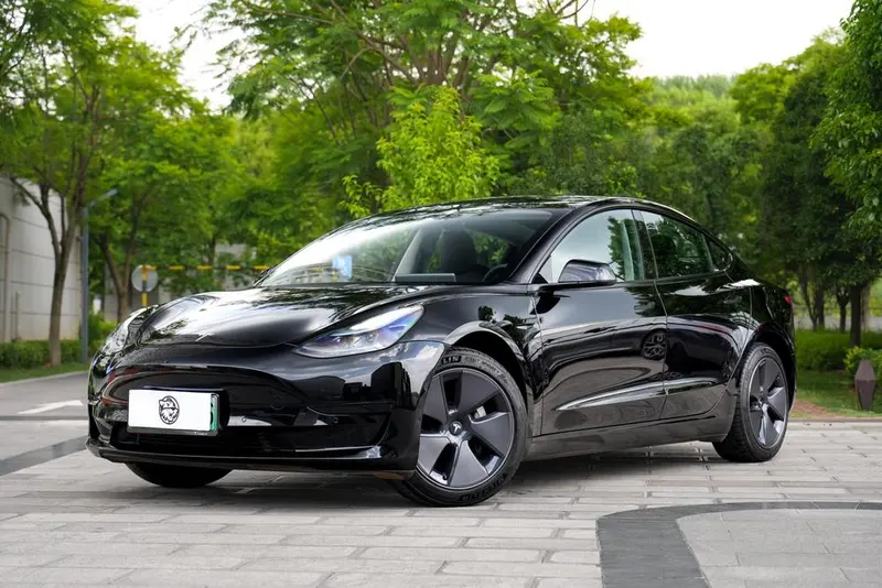Tesla Model 3, 2022