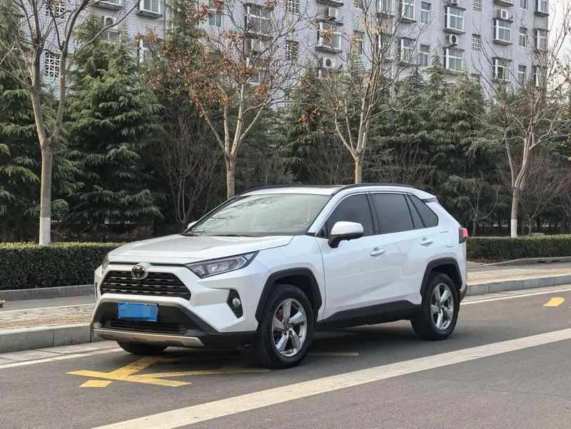 Toyota RAV4 2.0L CVT 4WD Style Plus Edition, 2021 — фото 1