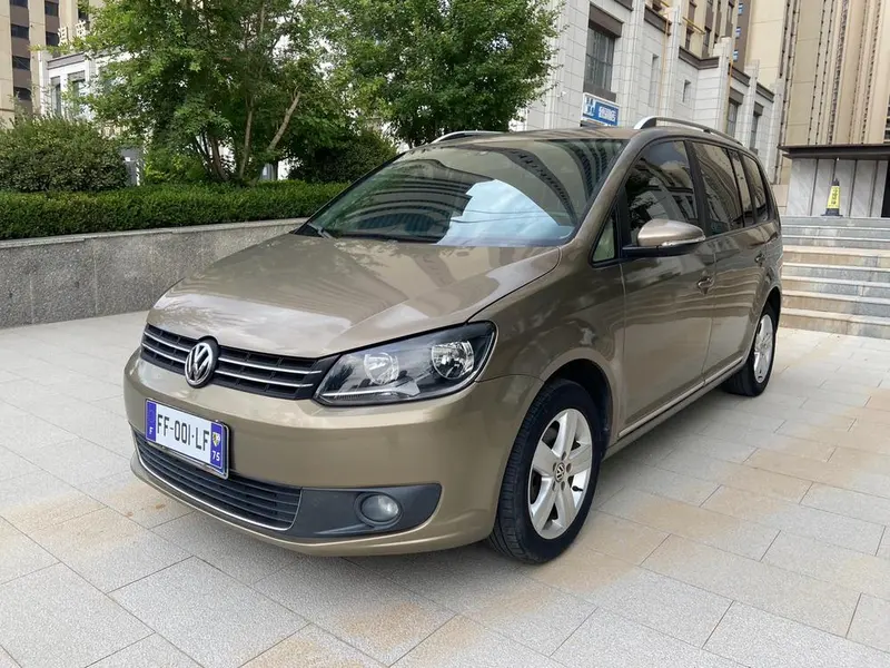 Volkswagen Touran 1.4T Auto Comfort Edition 5 Seater, 2015 — фото 1