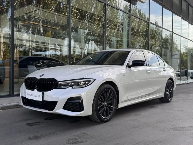 BMW 3-Series, 2022