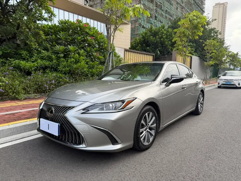 Lexus ES, 2018