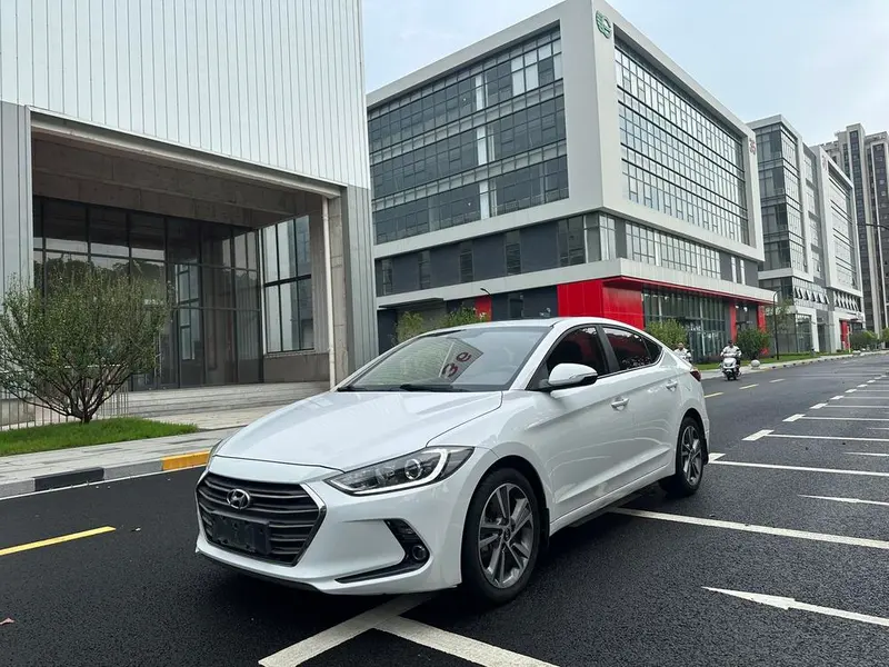 Hyundai Elantra Lingdong, 2016