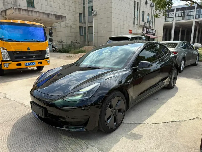 Tesla Model 3, 2022