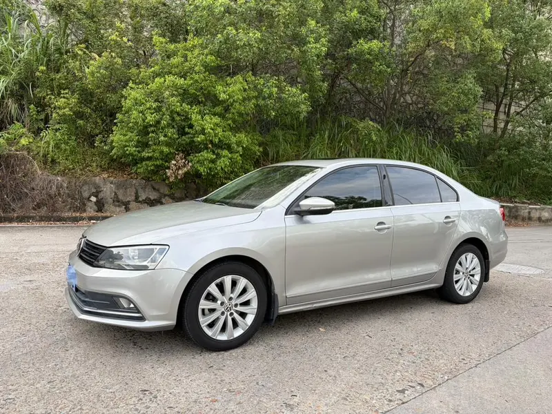 Volkswagen Sagitar, 2015