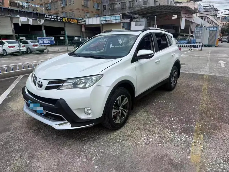 Toyota RAV4 2.0L CVT 2WD Style Edition, 2015 — фото 1