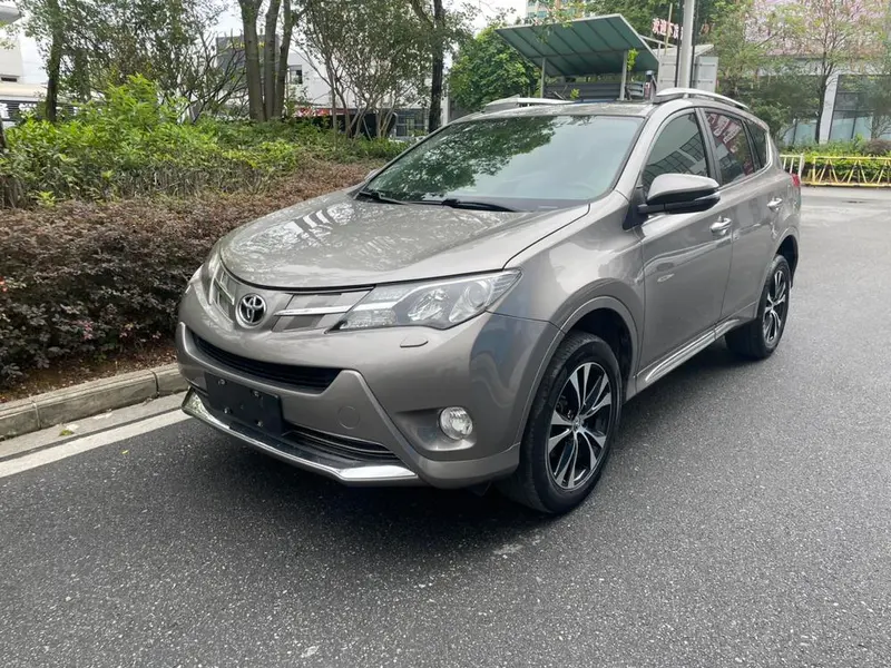 Toyota RAV4 2.5L Auto 4WD Elite Edition, 2015 — фото 1