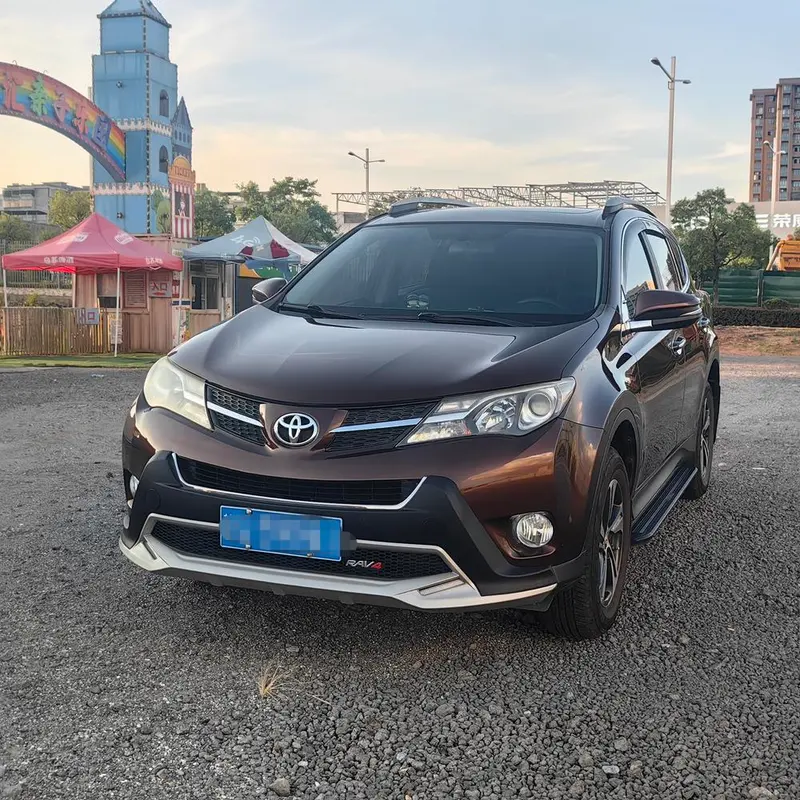 Toyota RAV4 2.0L CVT 2WD Style Edition, 2015 — фото 1