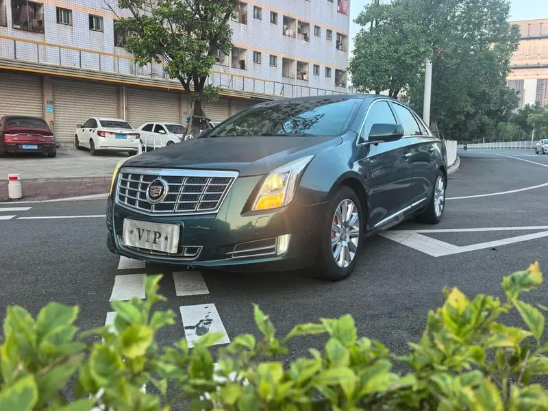 Cadillac XTS, 2013