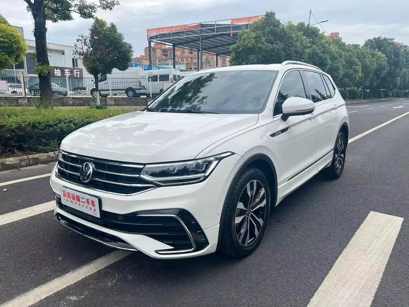 Volkswagen Tiguan L 330TSI Auto 2WD R-Line Edition, 2022 — фото 1