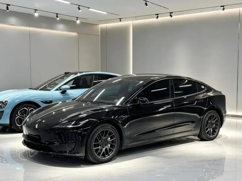 Tesla Model 3, 2024