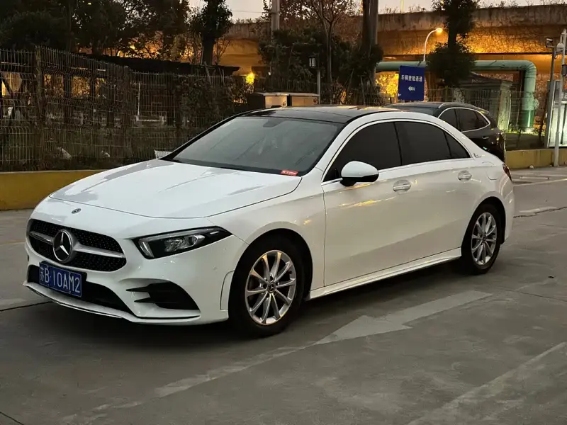 Mercedes-Benz A-Class, 2019 — фото 1