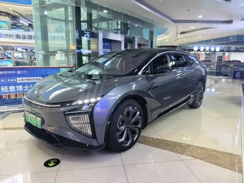 HiPhi X, 2022