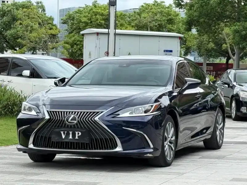 Lexus ES, 2021
