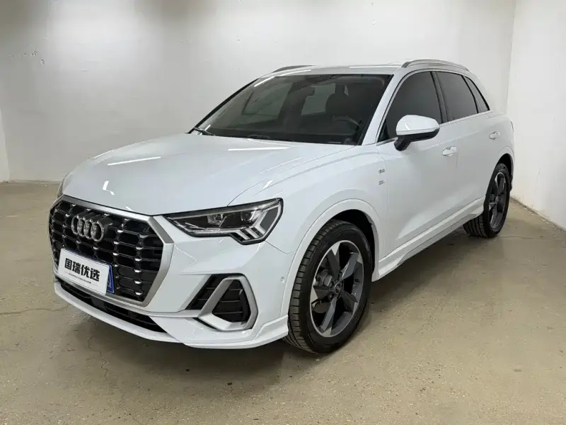 Audi Q3, 2022