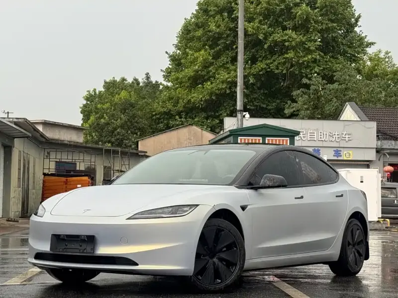 Tesla Model 3, 2024
