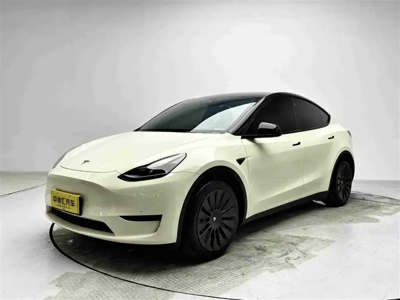 Tesla Model Y, 2023