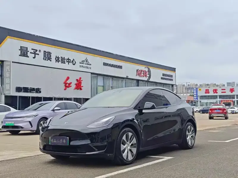 Tesla Model Y, 2022
