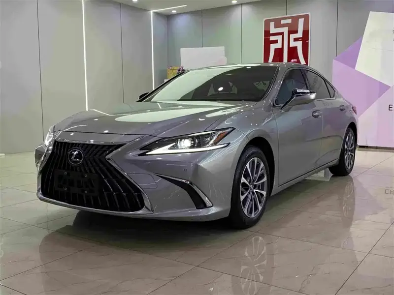 Lexus ES, 2024