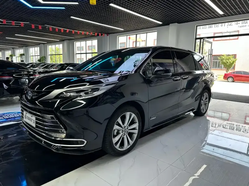 Toyota Sienna, 2023