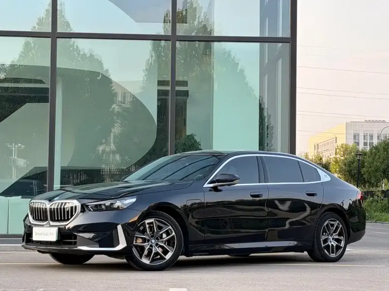 BMW i5, 2024 — фото 1