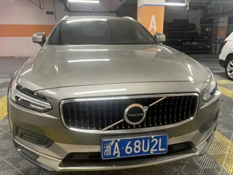 Volvo V90, 2023
