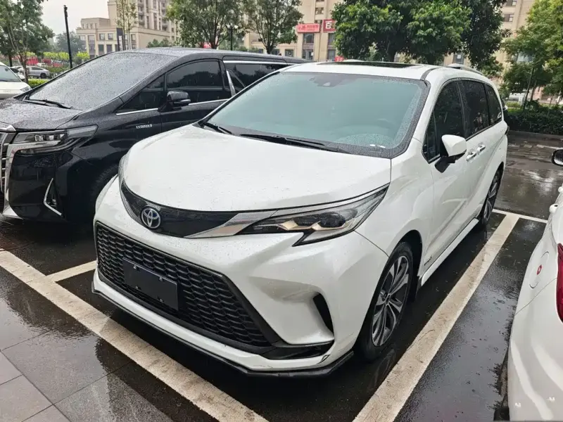 Toyota Granvia, 2023