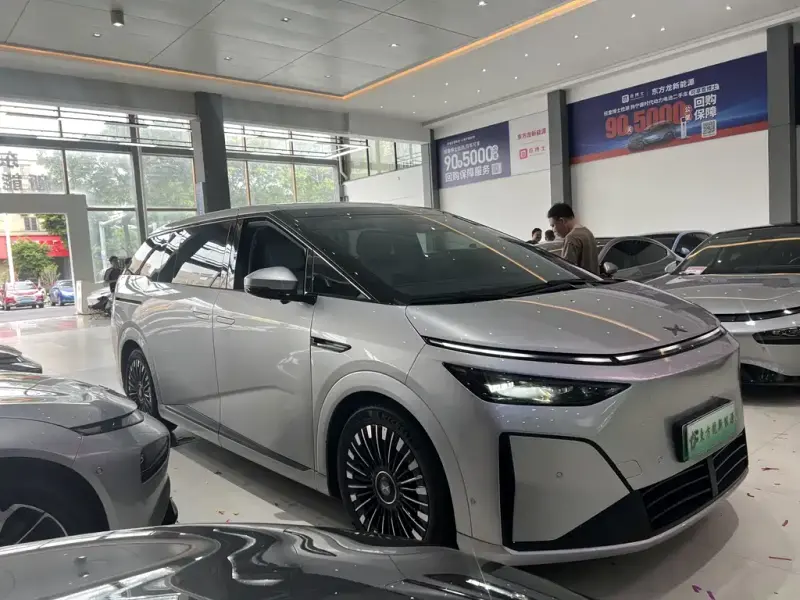 XPeng X9, 2025