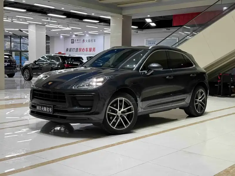 Porsche Macan, 2023 — фото 1