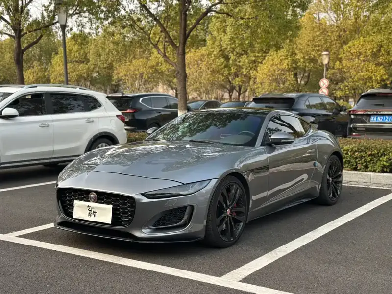Jaguar F-TYPE, 2022