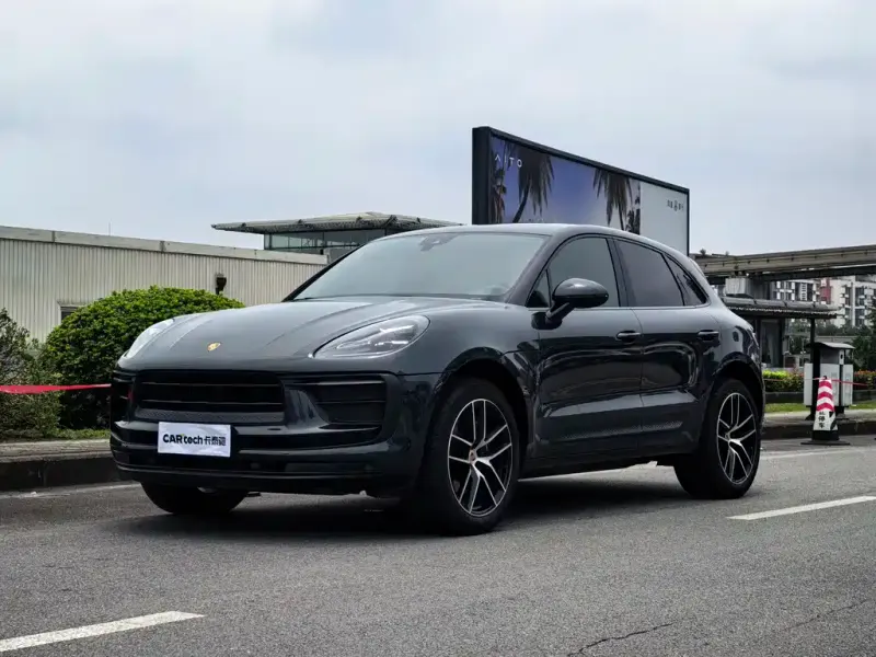 Porsche Macan, 2022 — фото 1