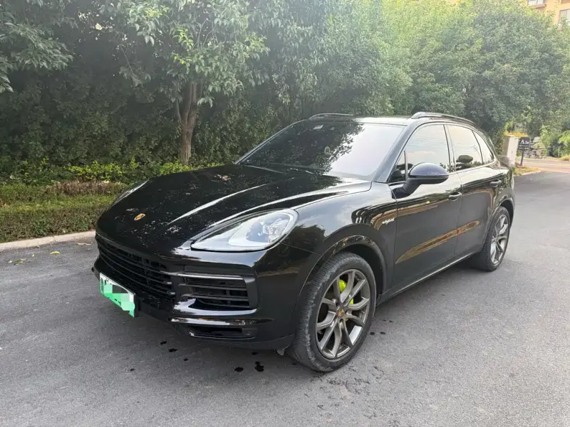 Porsche Cayenne Hybrid, 2022