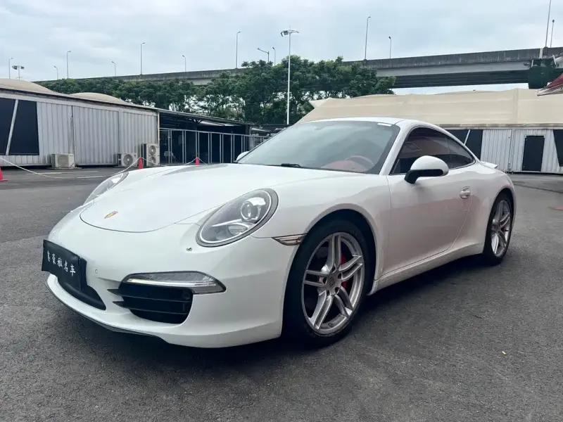 Porsche 911, 2015