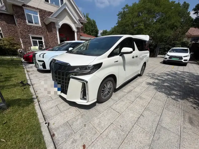 Toyota Alphard, 2022