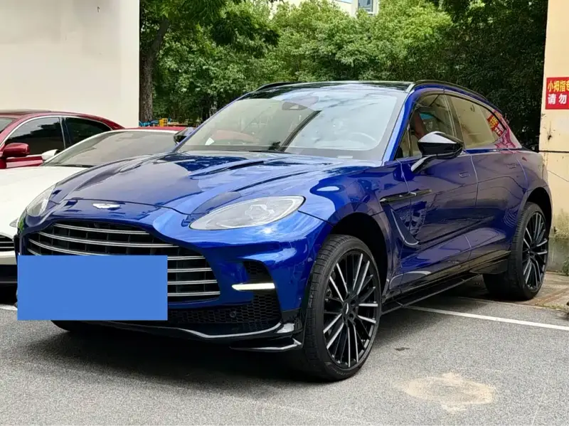 Aston Martin DBX, 2024