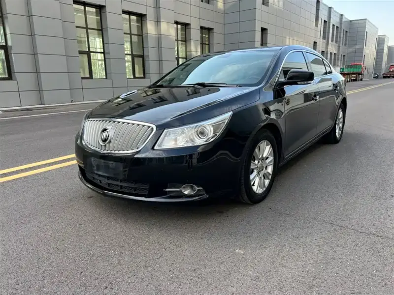 Buick LaCrosse, 2012
