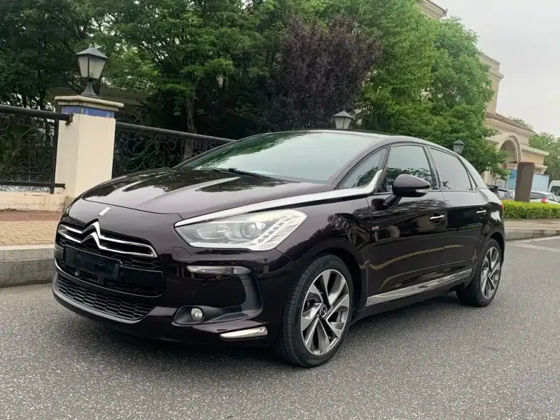 DS 5, 2015