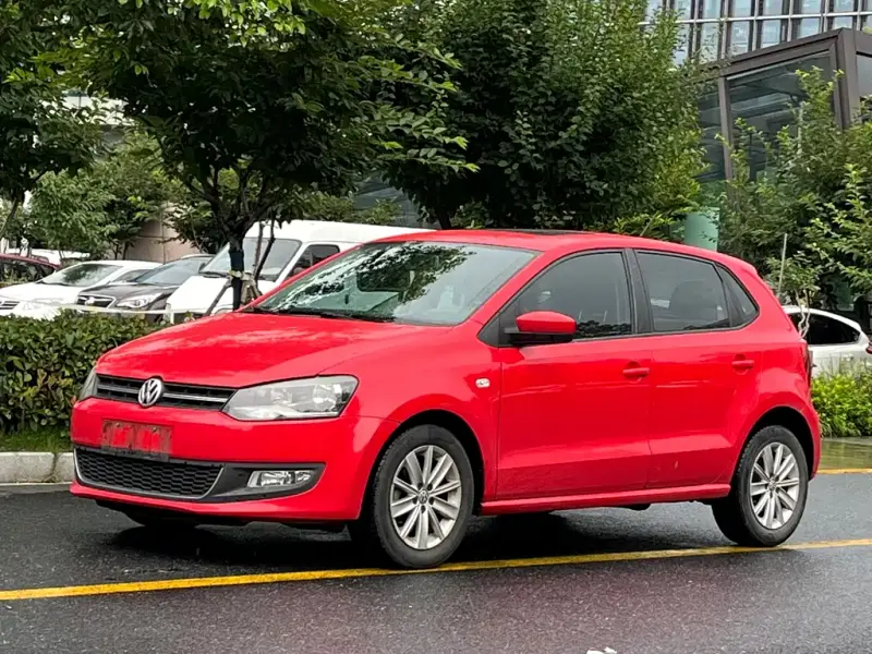 Volkswagen Polo, 2013 — фото 1
