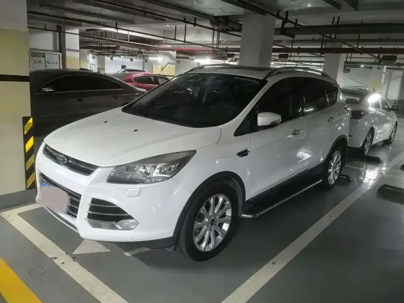 Ford Kuga, 2015