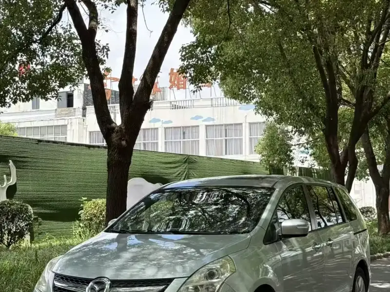 Mazda 8, 2011