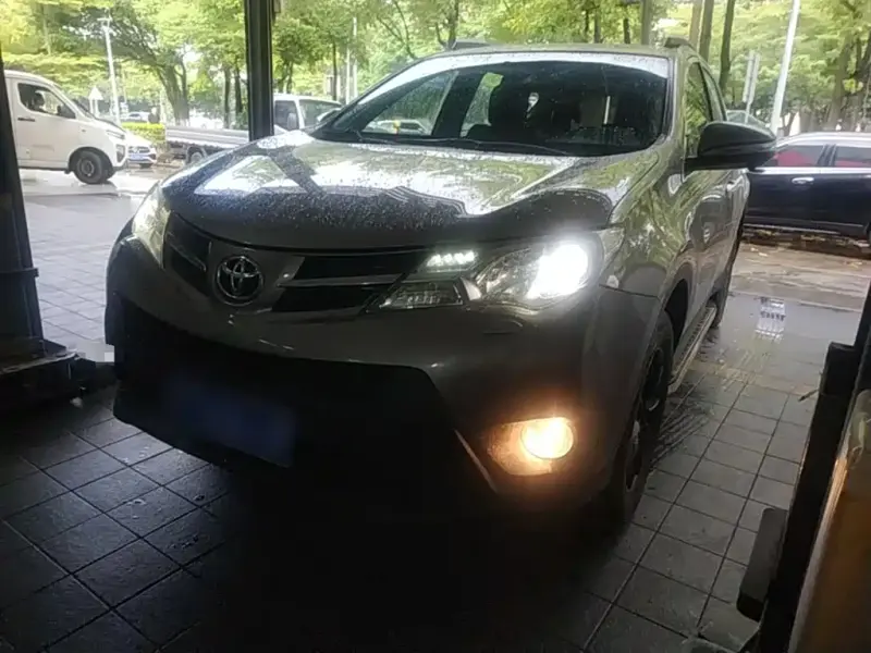 Toyota RAV4, 2014 — фото 1