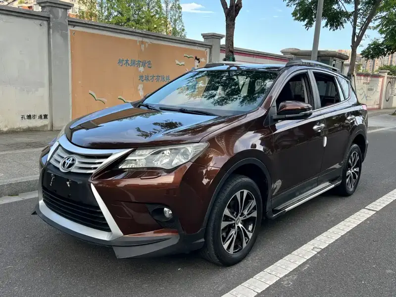 Toyota RAV4, 2015 — фото 1