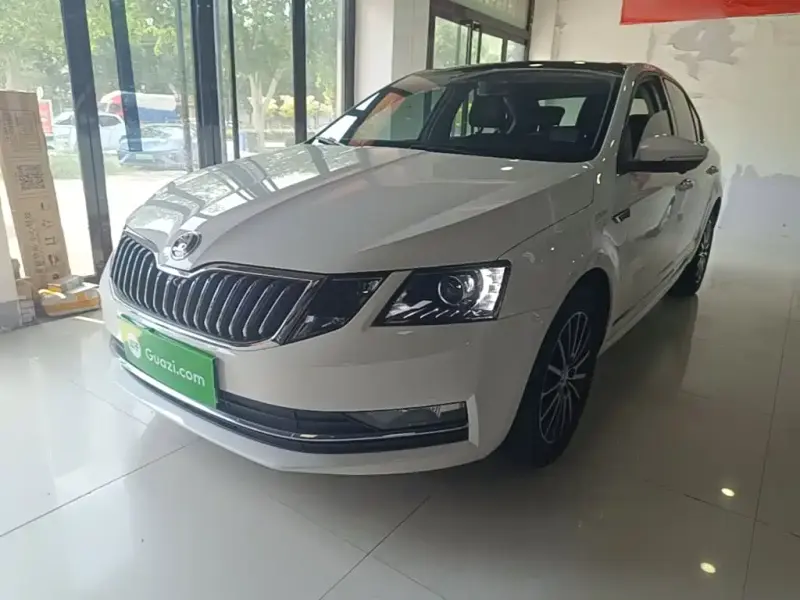 Skoda Octavia, 2019 — фото 1