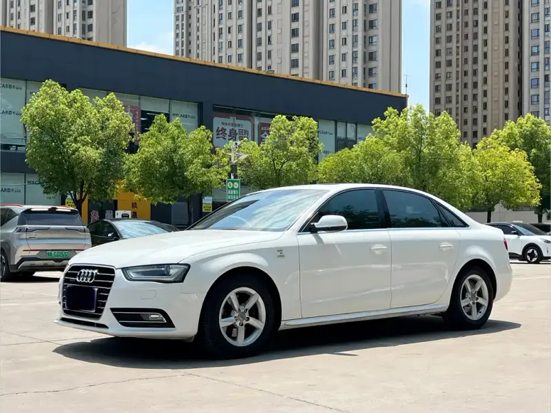 Audi A4L, 2015 — фото 1