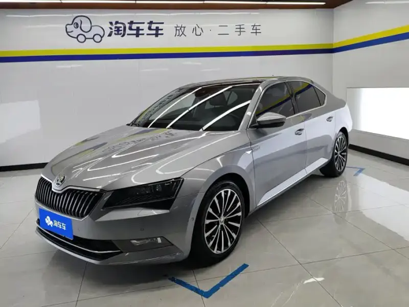 Skoda Superb, 2018 — фото 1