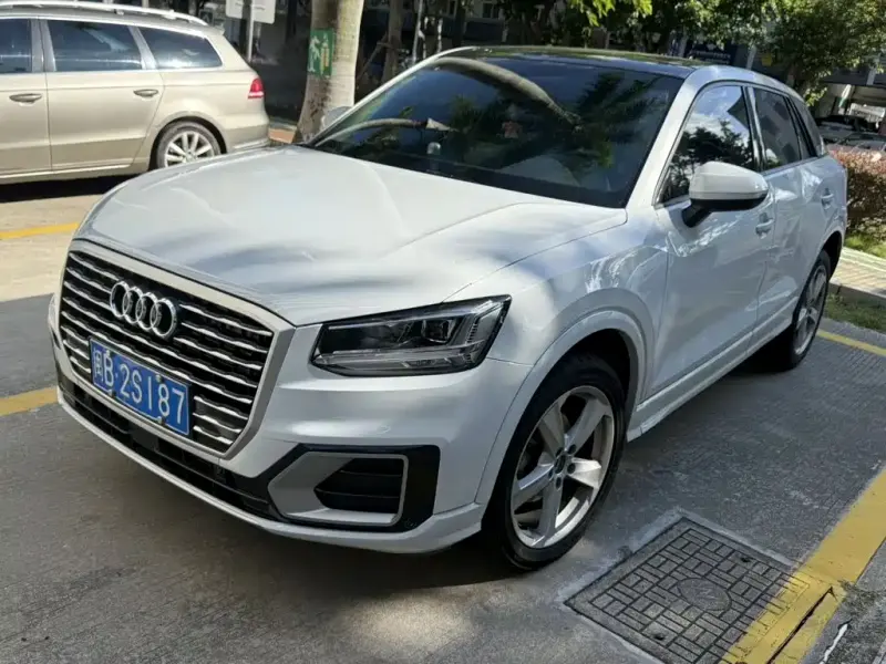 Audi Q2L, 2019