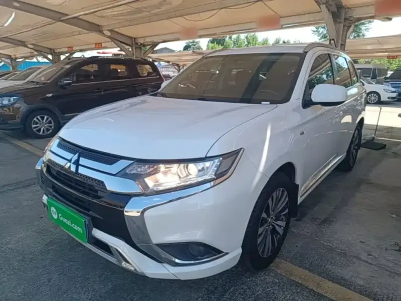 Mitsubishi Outlander, 2021 — фото 1