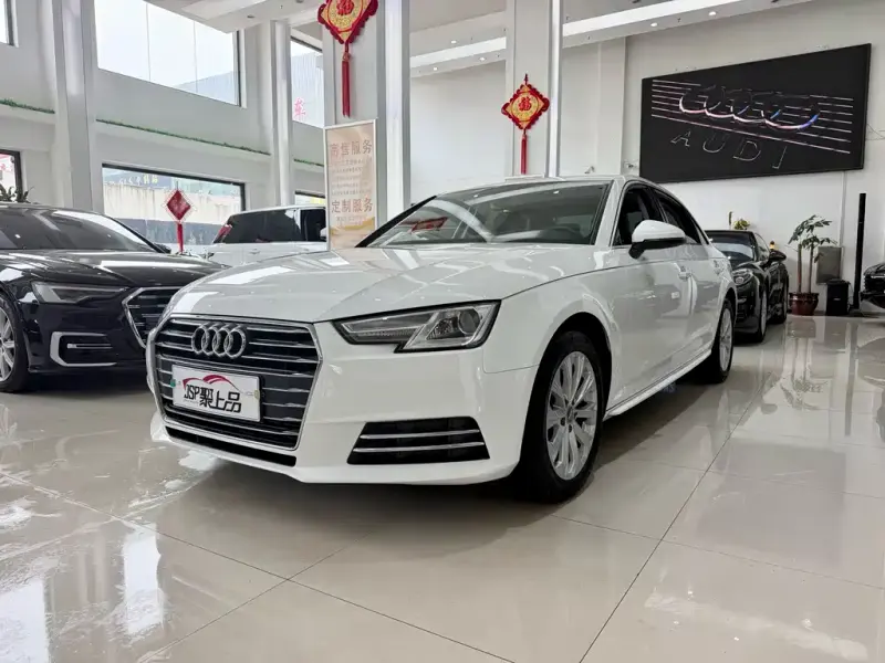 Audi A4L, 2017 — фото 1