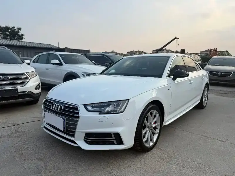 Audi A4L, 2018 — фото 1